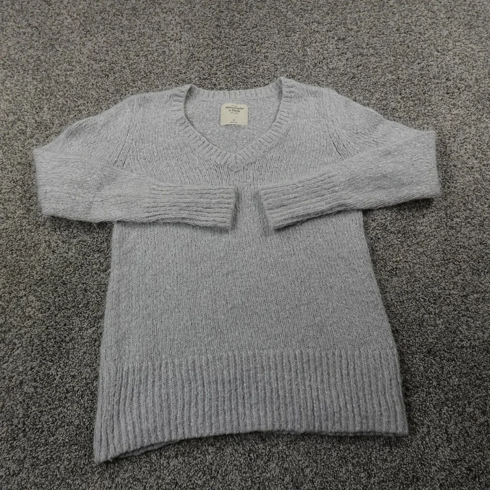Abercrombie Fitch Sweater Womens M Gray‎ V Neck Ribbed Knit Pullover Soft Fuzzy